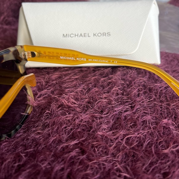 NWT Michael Kors Cortina Sunglasses - Picture 4 of 7